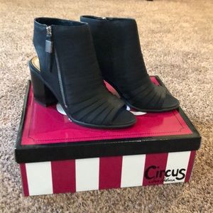 Womens Kesler peep toe bootie